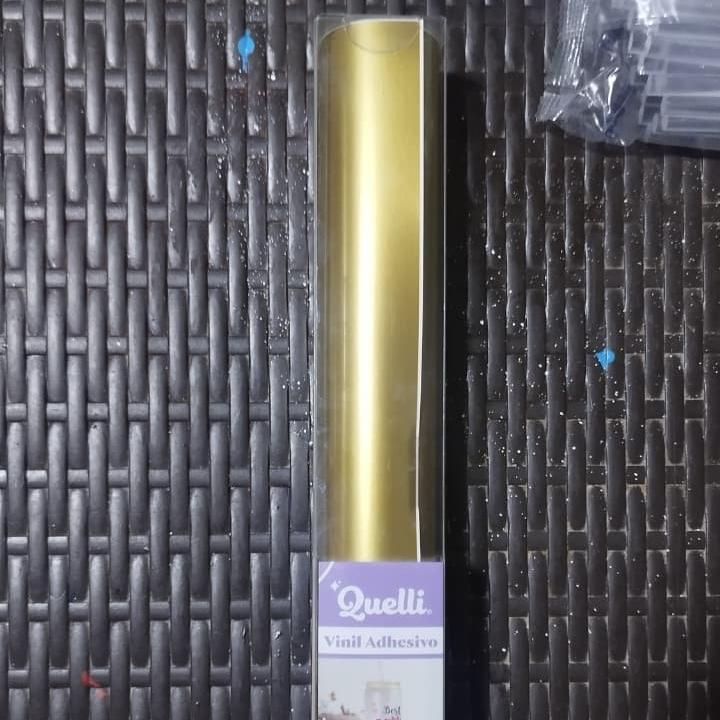 Vinil en rollo (30.5 cm x 1.52 metros ) Quelli