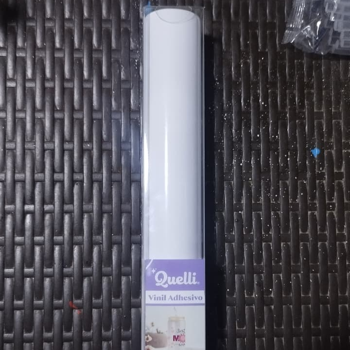 Vinil en rollo (30.5 cm x 1.52 metros ) Quelli